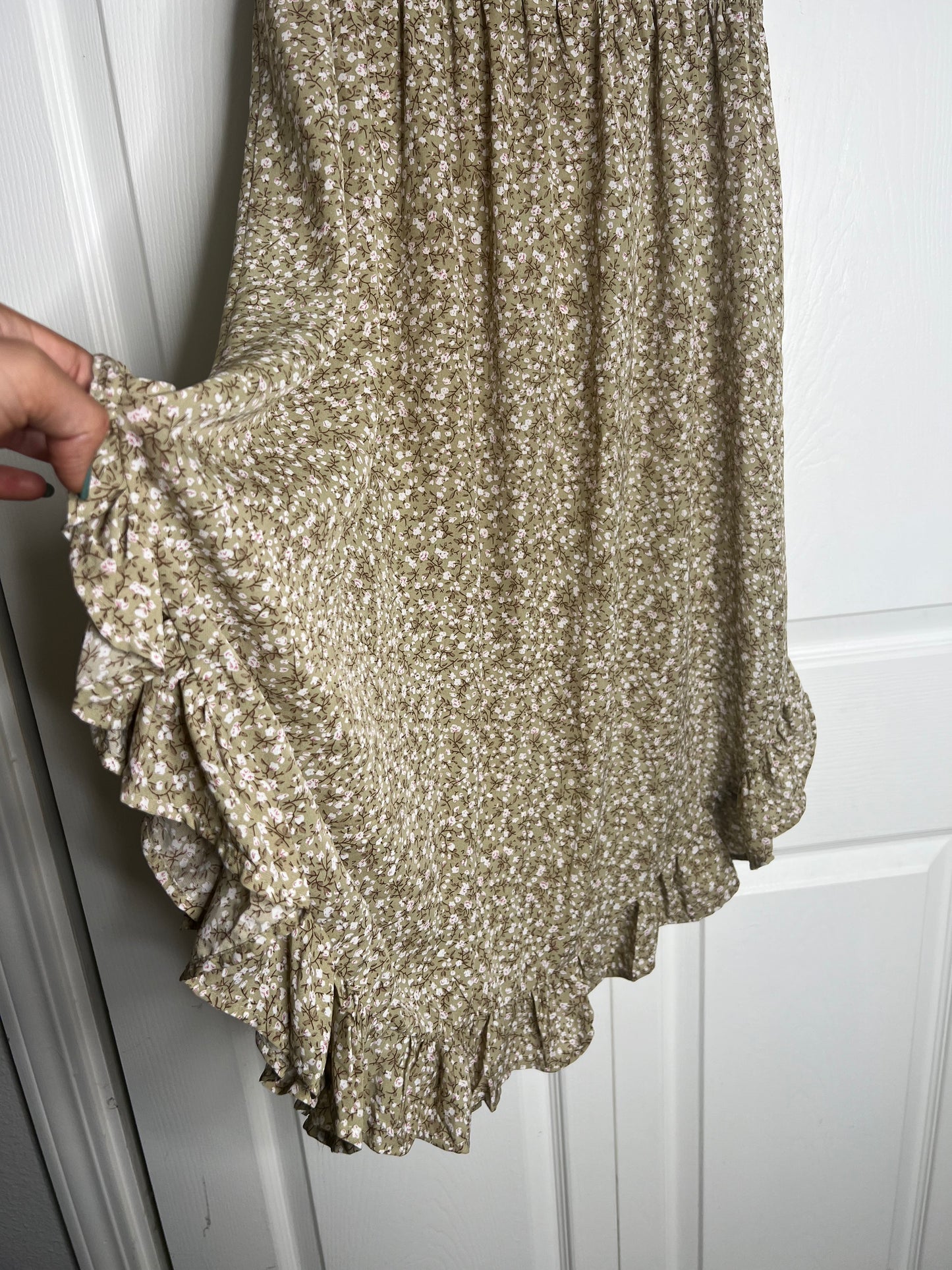 Brooke's Closet: Beige Floral Peasant Dress