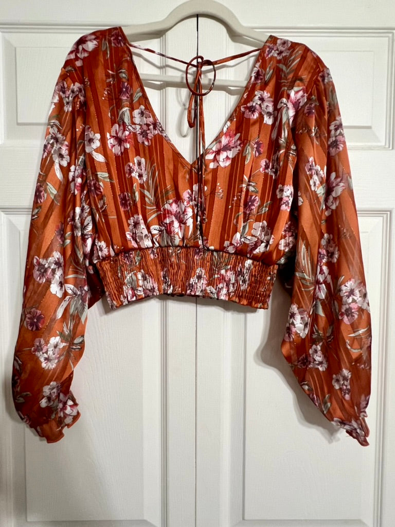 Brooke's Closet: Crop LS Floral Print Blouse