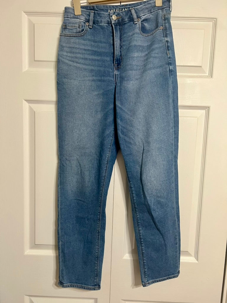 Brooke's Closet: American Eagle Curvy Mom Jean